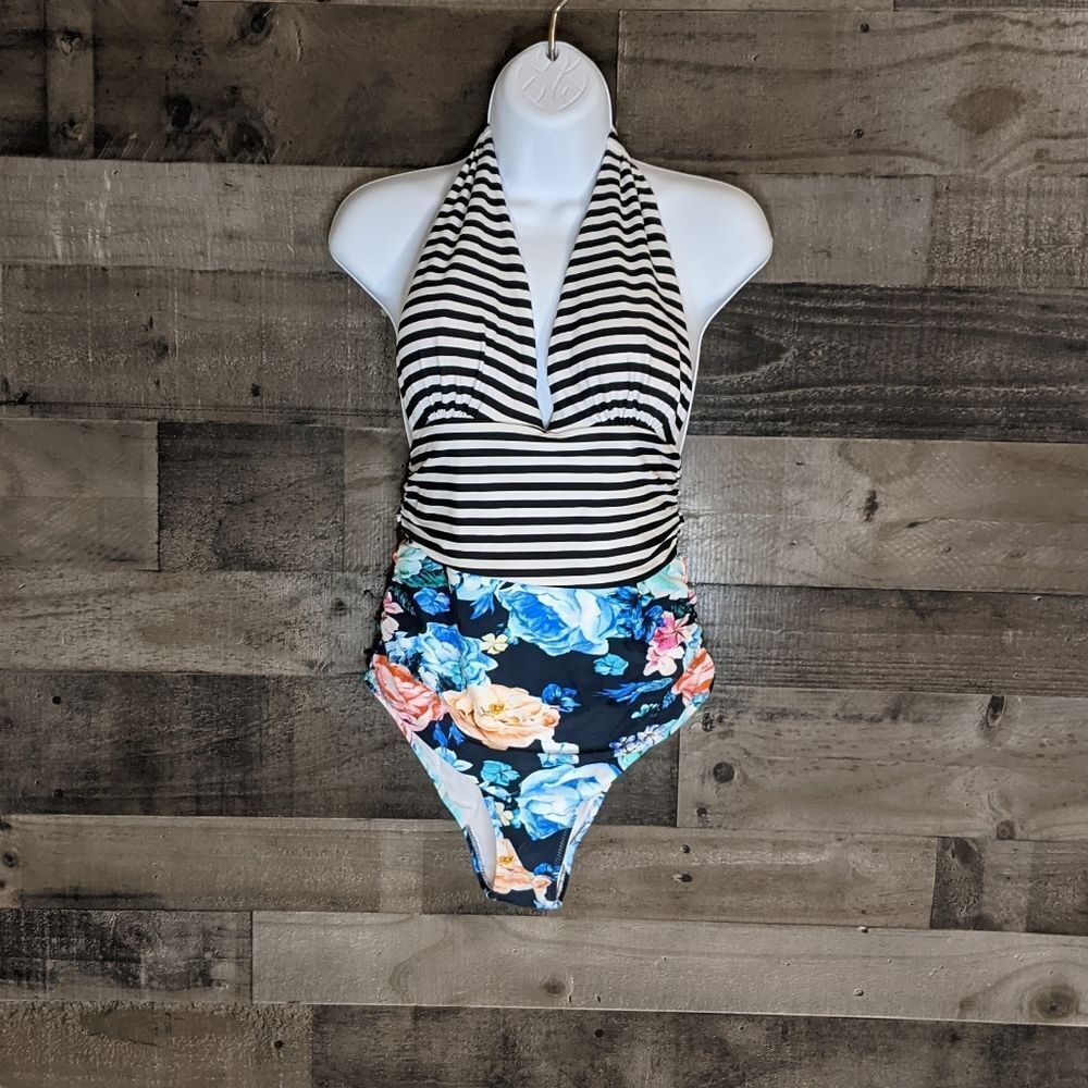 Cupshe swimsuit size M